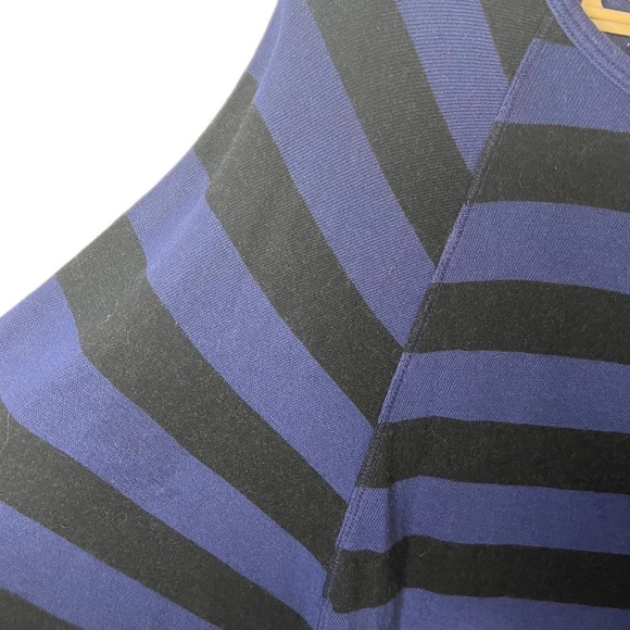 C&C California light weight sweater. Striped blue sweater. Size Medium - Picture 5 of 6